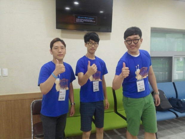 왼쪽부터 이경하, 김태훈, 박요한 학생.jpg
