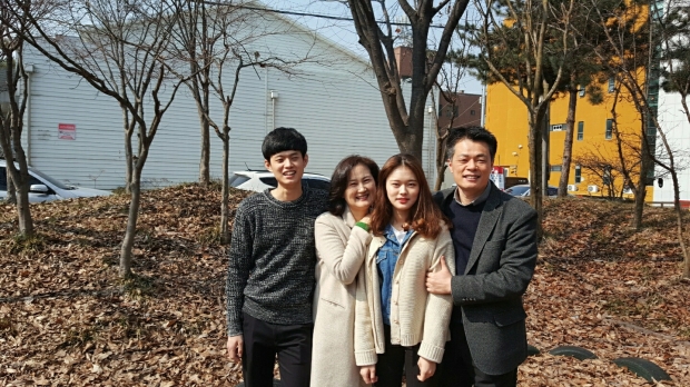 왼쪽부터 김선홍, 박강례, 김고운, 김희중씨.jpg