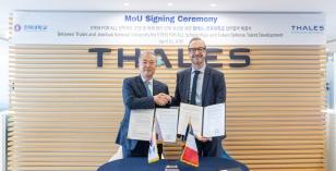 주요뉴스 전북대, 글로벌 방산 선도기업과 ‘전략적 협력’ 썸네일