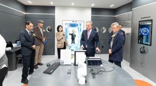 주요뉴스 전북대, AI 교육 거점 ‘AI 스페이스’ 확장…미래 교육 가속화 썸네일