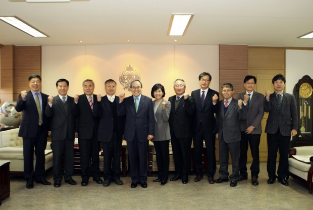 부총장에 정항근 교수 등 신임 보직자 임명 썸네일