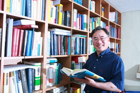 김민중 교수 저서 문광부 우수학술도서 선정 썸네일