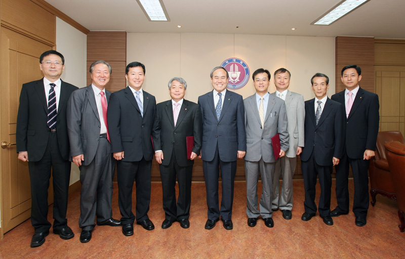 우리 대학, 교수 3명 특별 채용 썸네일